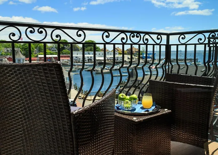 Luxury hotel only: 16 Bay View
